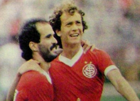 Uma das vítimas do trágico acidente aéreo da Chapecoense, Mário Sérgio esteve no grupo campeão brasileiro de 1979 do Inter e pouco tempo depois, em 1983, foi campeão mundial pelo rival Grêmio. 
