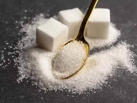 Uma novidade trazida pelo estudo é que bebidas com mais açúcar concentrado (refrigerantes e sucos de fruta, por exemplo), não hidratam no mesmo volume de bebidas com menos açúcares.