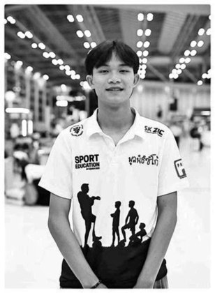 Uma triste notícia foi divulgada nesta quarta-feira (15): a morte do menino Duangpetch Promthep. Tailandês, ele tinha 17 anos e ficou famoso em 2018, quando foi resgatado de uma caverna inundada em seu país. Confira os detalhes!