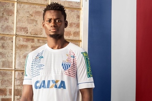 Umbro lança uniformes que remetem à influência estrangeira no Brasil -  Placar - O futebol sem barreiras para você