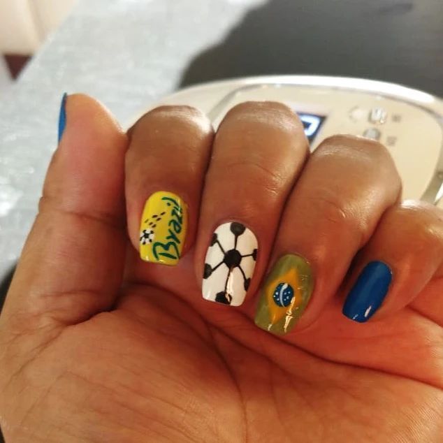 Unhas: 7 ideias de manicure cool para torcer pelo Brasil na Copa