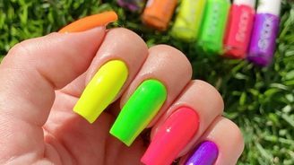 Veja dicas de unhas decoradas neon em várias cores (Unhas Decoradas Neon 2024: Laranja, Pink, Amarelo, Verde, Roxo e mais!)