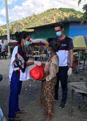 Doações levam alívio às pessoas
