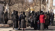 Homens armados impedem a entrada de mulheres nas universidades do Afeganistão