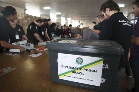 Tribunal prepara urnas para enviar ao exterior