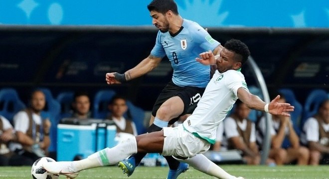 Gol de Suárez garante Uruguai nas oitavas de final da Copa do