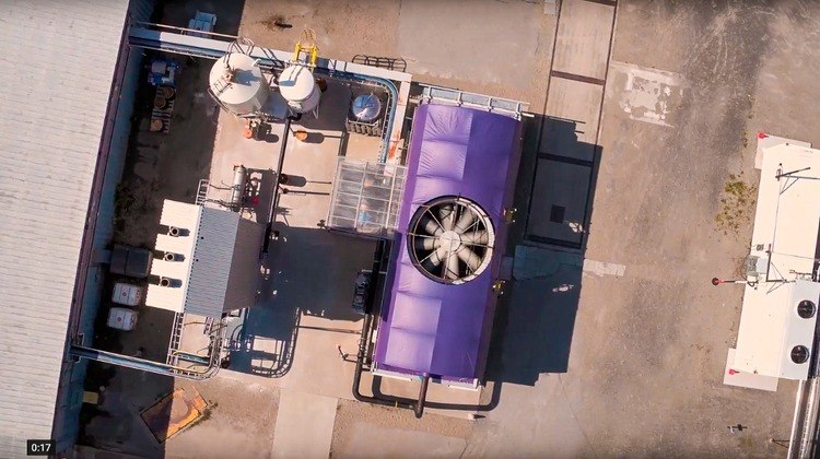 Atualmente, a
tecnologia DAC já está operando em escala experimental em uma planta piloto da
empresa Carbon Engineering em Squamish, no Canadá
