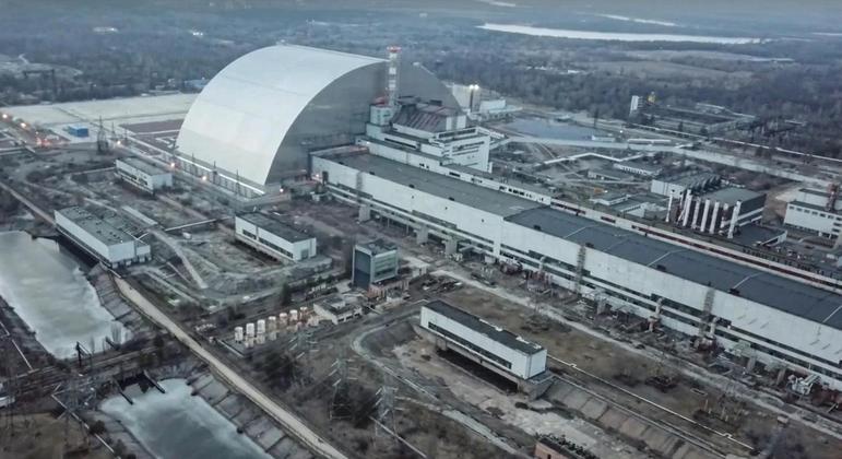 Usina nuclear de Chernobyl conta com sarcófago após explosão na década de 1980