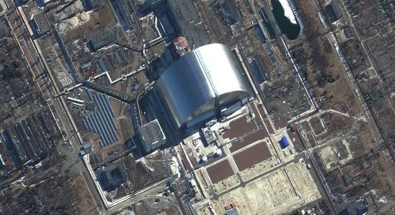 Sarcófago sobre reator da usina nuclear de Chernobyl