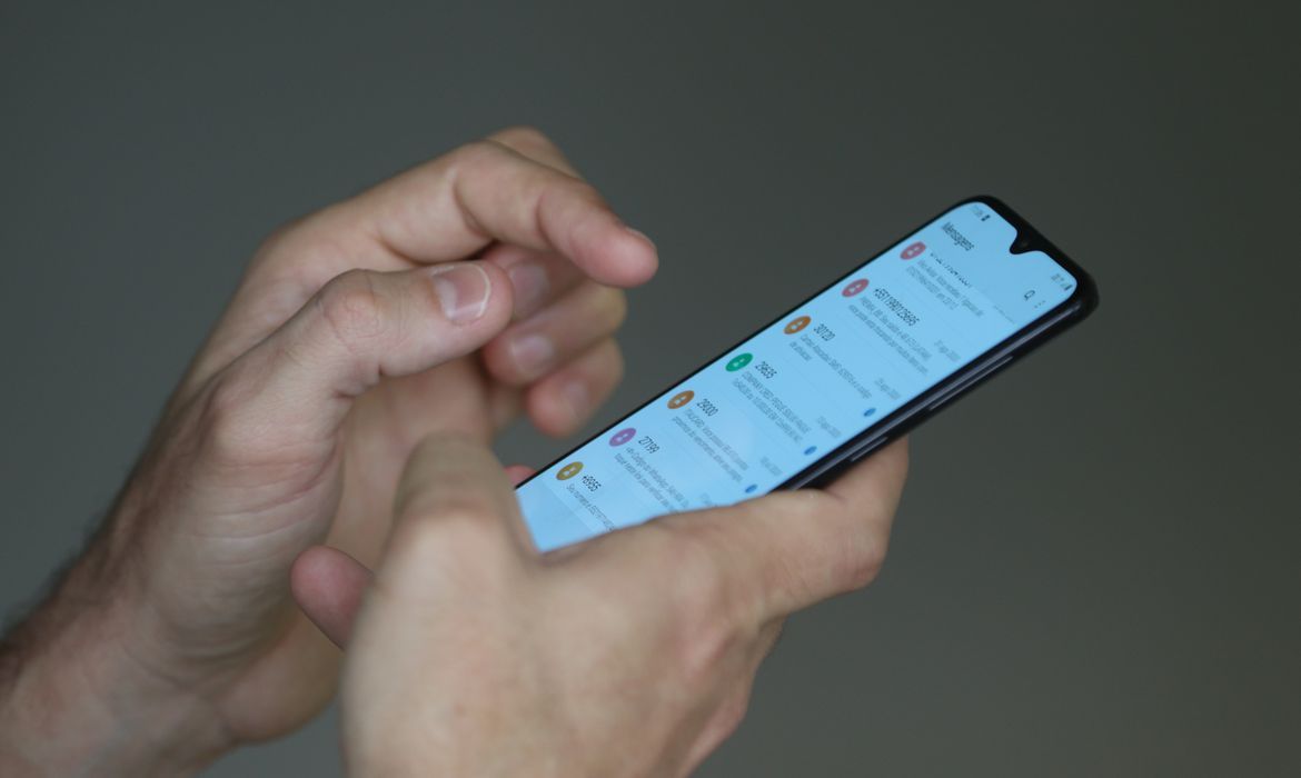 PlayPlus: aprenda a fazer o download e criar uma conta - Notícias - R7  Tecnologia e Ciência