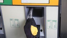 Preço médio da gasolina nos postos fica estável, a R$ 6,742 o litro 