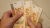 Trabalhadores podem sacar mais de R$ 500 milhões do PIS/Pasep até o próximo dia 28 (Marcos Santos/USP Imagens)