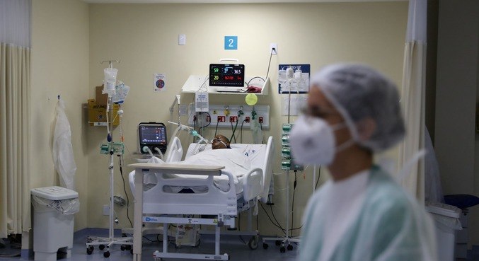 Pacientes com covid moderada e grave têm mais chance de ter síndrome pós-covid