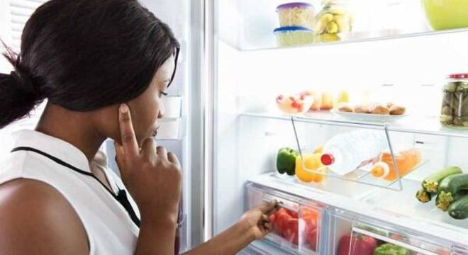 Utilize removedor de odor caso o mau cheiro da geladeira já tenha se espalhado