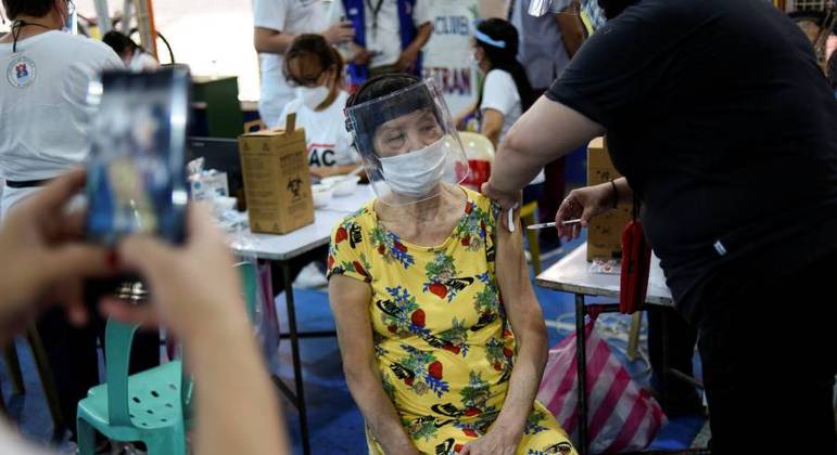 Países estão sendo prejudicados pelo atraso na entrega das vacina do programa Covax