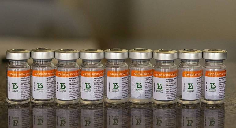 Estoques da CoronaVac ainda não foram repostos para aplicação da segunda dose