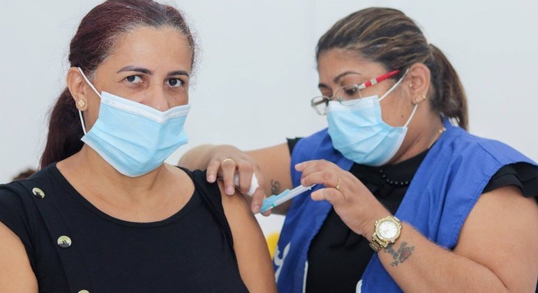 Mesmo com vacinação, Amazonas teve aumento de casos de Covid entre setembro e outubro