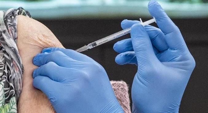 Chile começa a vacinar população contra covid-19 na quinta-feira (24)
