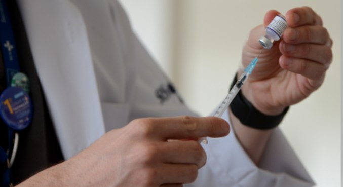 Ministério da Saúde afirma que valor foi destinado a 569,9 milhões de doses de imunizantes
