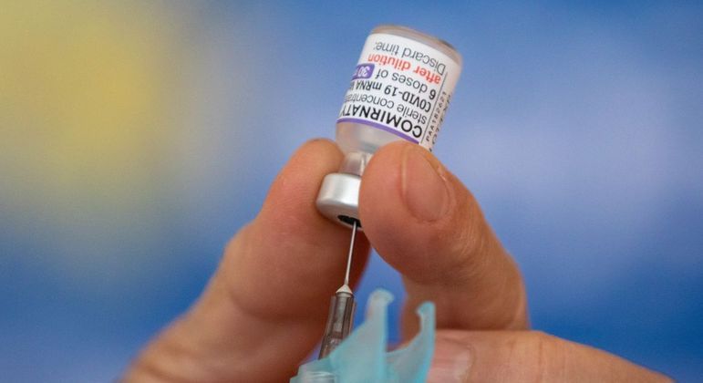 Vacina bivalente contra a Covid começou a ser aplicada em fevereiro de 2023