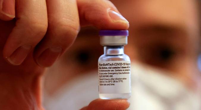 A vacina da Pfizer está sendo aplicada nos países da União Europeia