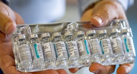 Fiocruz já produz 900 mil doses diárias da vacina