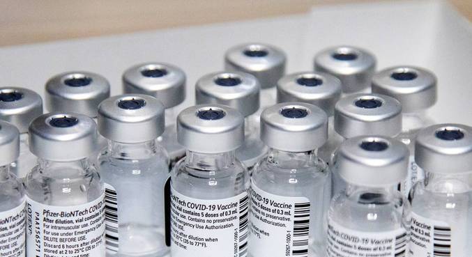 A vacina da Pfizer integra o grupo de imunizantes analisados pela Anvisa