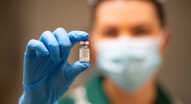 Espanha vai vacinar 7 em cada 10 pessoas até setembro de 2021