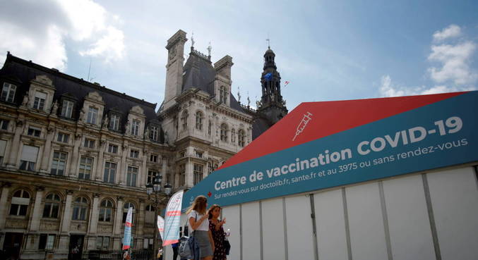 França aplicará terceira dose da vacina em idosos e vulneráveis em setembro
