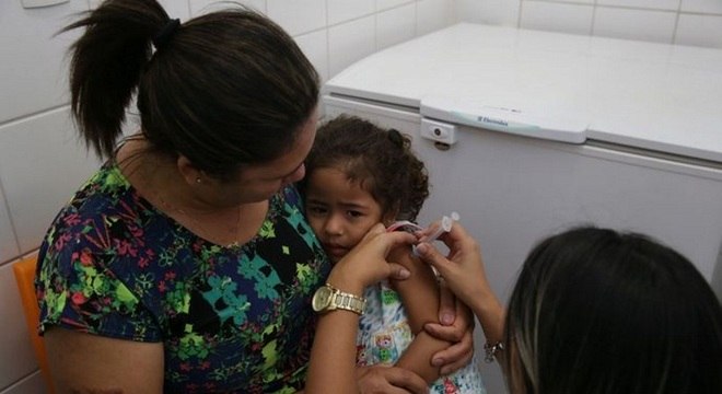 Crianças de 6 meses a 6 anos devem ser vacinas durante a campanha