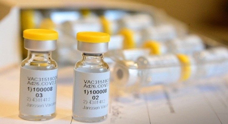 Vacina da Janssen está em análise contínua por agência reguladora desde 1º de dezembro
