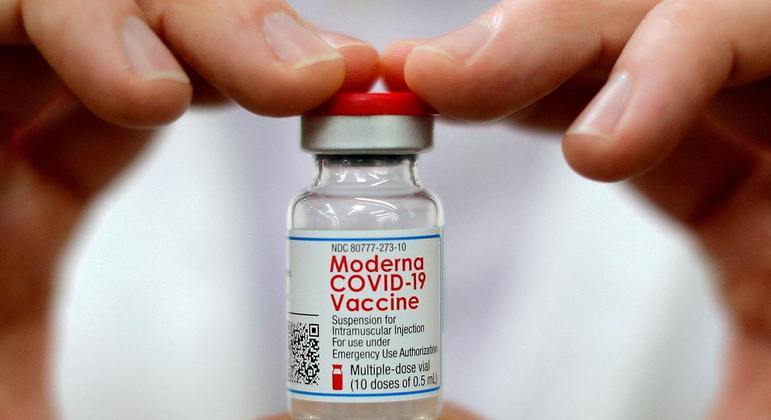 Empresa está aguardando informações da nova variante para desenvolver nova vacina
