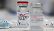 Vacina contra covid da Moderna é eficaz com meia dose