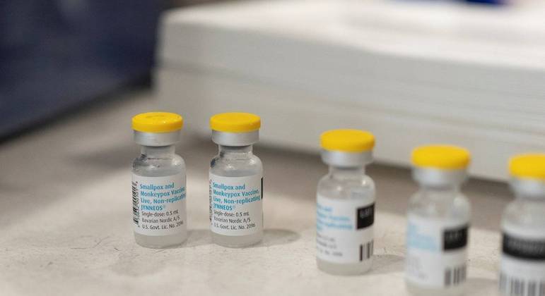 Brasil aguarda a chegada de 50 mil doses de vacina 