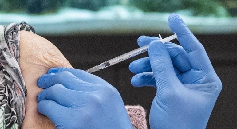 Opas pede por doação urgente de vacinas a países da América Latina e do Caribe
