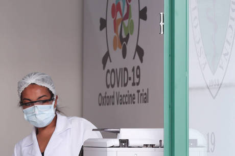 Vacina de Oxford também é testada no Brasil