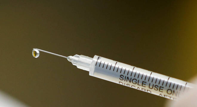 Vacina da Pfizer contra a covid-19 é aposta do Reino Unido