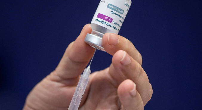 Imunizante de Oxford é seguro e eficaz contra a covid-19, garante Reino Unido
