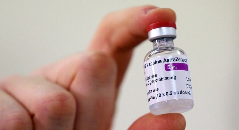 Vacina Oxford/AstraZeneca deve ser produzida pela Fiocruz a partir do segundo semestre