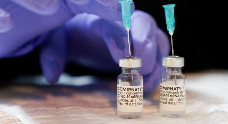 Pfizer estuda duas versões da vacina contra a Covid-19