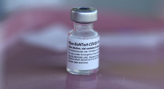 A vacina da Pfizer já é aplicada a partir de 12 no Brasil e em outros países