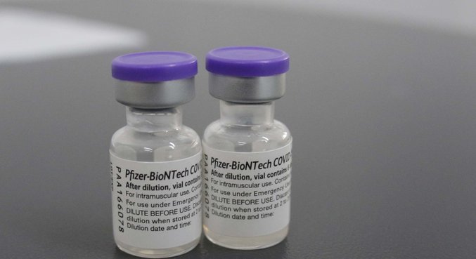 A vacina da Pfizer é a única com aplicação autorizada em adolescentes no país