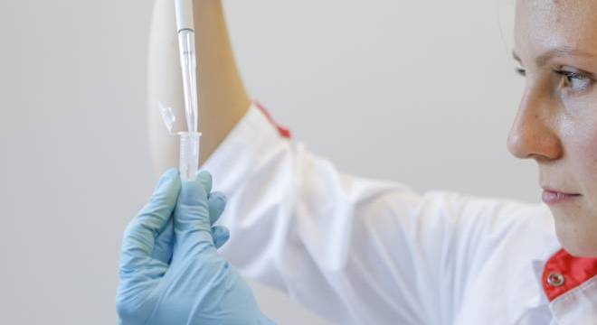 Brasil e Rússia avançam em acordo para produção de vacina contra covid-19