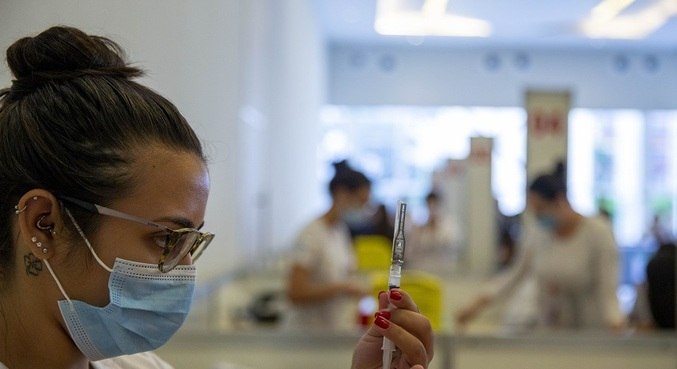 Idosos e profissionais da saúde são prioridade em 'xepas' da vacina