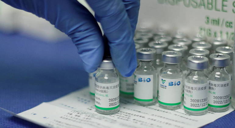 Refit está autorizada a comprar 6,6 mil doses da vacina contra a covid