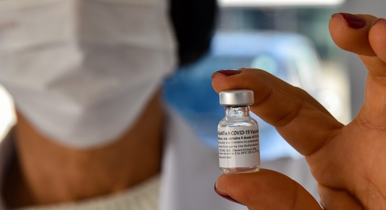 SP afirmou que irá começar a imunizar pessoas entre 18 e 29 anos no final do mês
