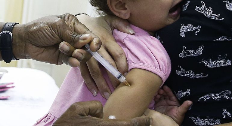 Vacina inativada contra a poliomielite foi introduzida em 2012 no país