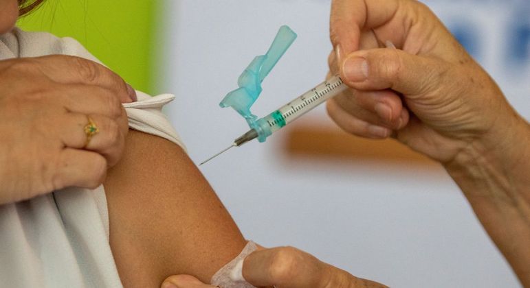 Agência Minas Gerais  Vacina contra o HPV: meninos e meninas de 9 a 14 anos  devem ser imunizados