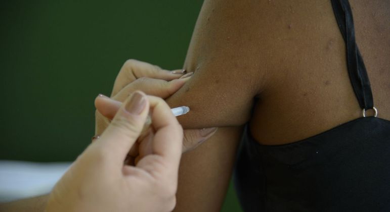 Vacinação contra a febre amarela