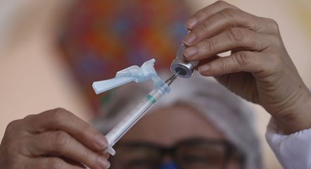 Vacinação avança com chegada de mais doses